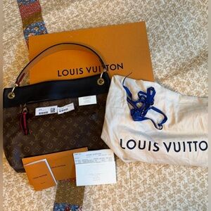 LOUIS VUITTON Tuileries MM Hobo Monogram Canvas with Leather